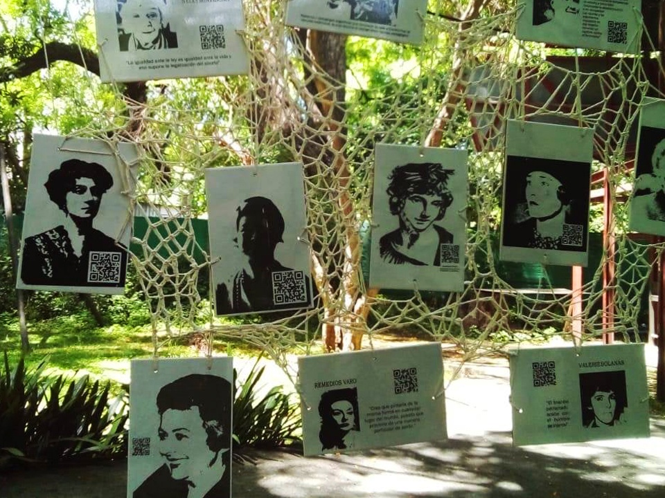 Recorrido con Dora Barrancos y Diana Maffía