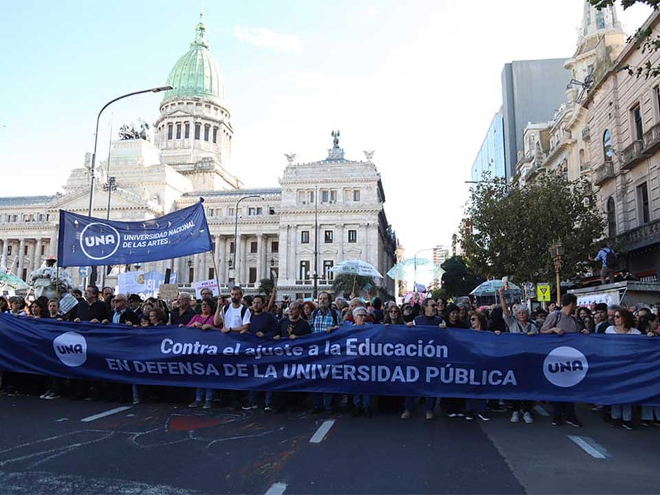 Llenamos las calles en defensa de la Universidad Pública